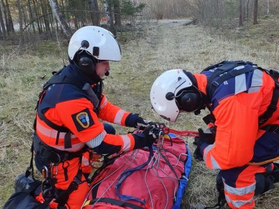 VÝCVIK POSÁDEK LZS JČK PRO ZÁSAHY V NEPŘÍSTUPNÉM TERÉNU